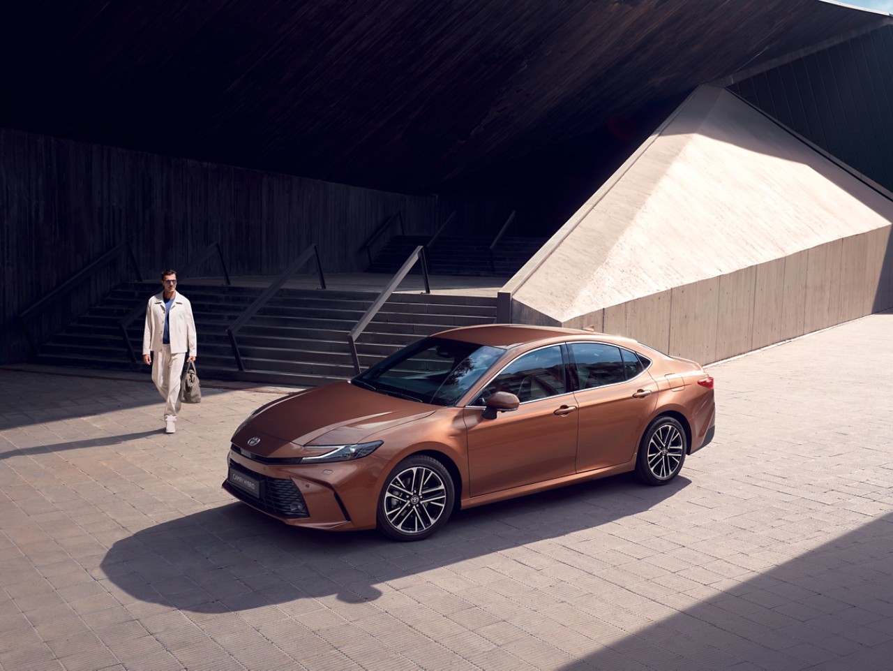 Nowa Toyota Camry | Elegancki i nowoczesny sedan | Toyota